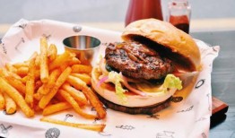 娱乐吃瓜酱汉堡视频,揭秘网红美食背后的故事